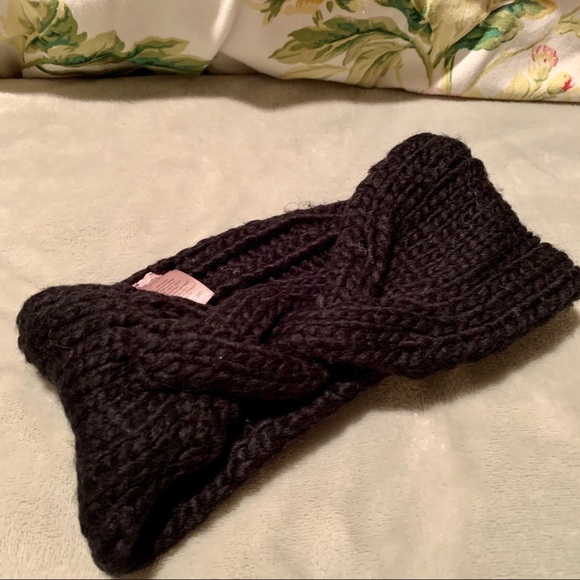 Accessories - Small black winter headband⛄️